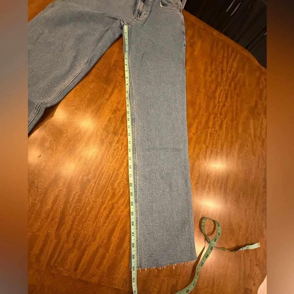 HOLLISTER women’s Ultra High-Rise Medium Wash 90s Straight Jeans